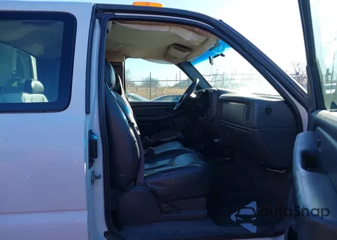 2005 Chevrolet Silverado 2500Hd Work Truck z USA, uszkodzony, nr VIN 1GCHK29U75E307089